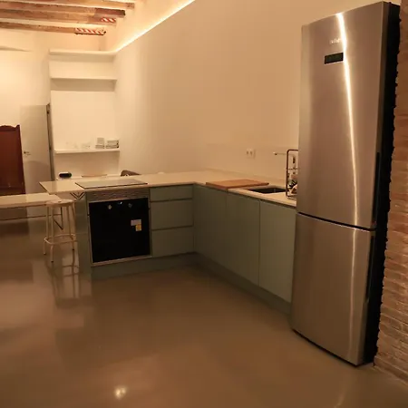 Modern Apartment Near Las Ramblas Barcelona Exterior photo